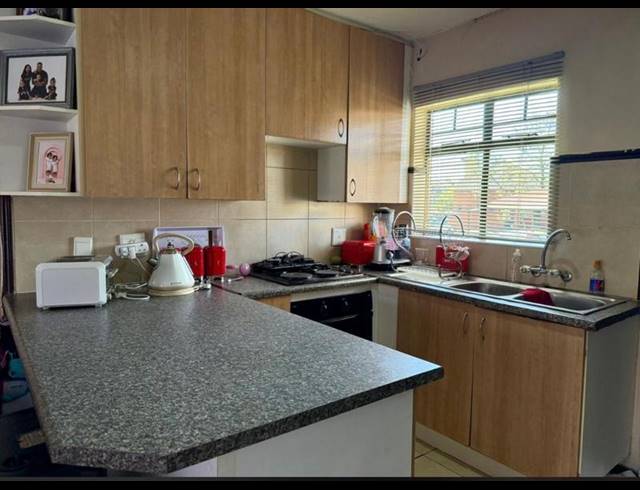 2 BEDROOM APARTMENT FOR SALE IN KARENPARK